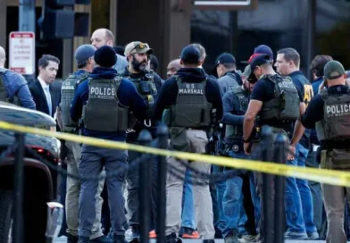 Tras ataque, Trump endurece medidas migratorias